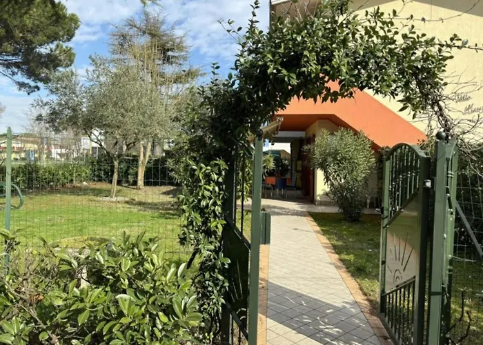 Spacious Flat With Private Garden * 비비오네