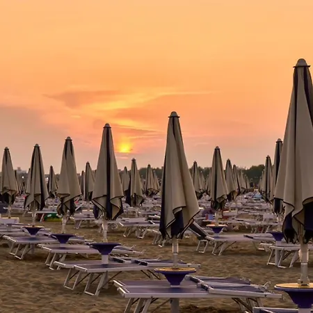 Apartment Spacious Flat With Private Garden Bibione