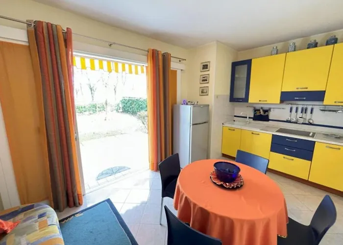 Spacious Flat With Private Garden Apartmán *