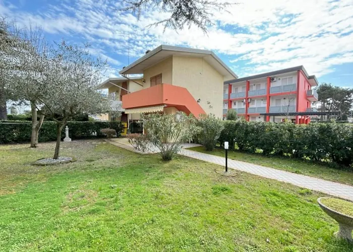 Spacious Flat With Private Garden Bibione