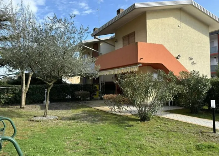 Spacious Flat With Private Garden Apartmán Bibione