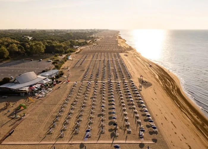 Spacious Flat With Private Garden Apartmán